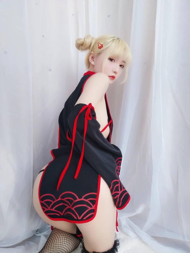星之迟迟《VOL.2 幼齿僵尸包》主题写真：61张全套美图