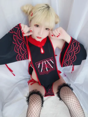 星之迟迟《VOL.2 幼齿僵尸包》主题写真：61张全套美图