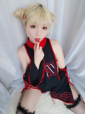 星之迟迟《VOL.2 幼齿僵尸包》主题写真：61张全套美图