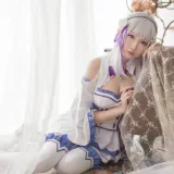 瓜希酱《艾米莉亚》主题写真：16张全套美图