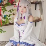 瓜希酱《艾米莉亚》主题写真：16张全套美图