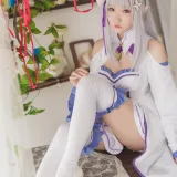 瓜希酱《艾米莉亚》主题写真：16张全套美图