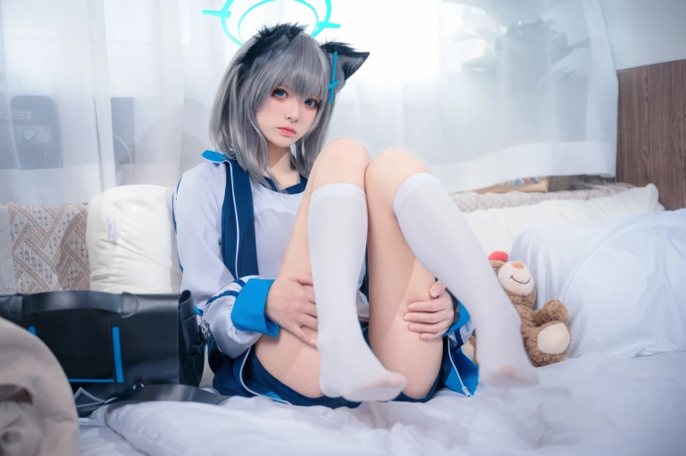 九柒喵《体操服白子》主题写真：17张全套美图