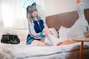 九柒喵《体操服白子》主题写真：17张全套美图