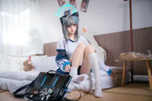 九柒喵《体操服白子》主题写真：17张全套美图