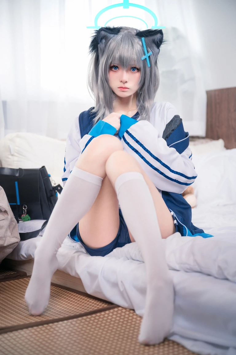 九柒喵《体操服白子》主题写真：17张全套美图