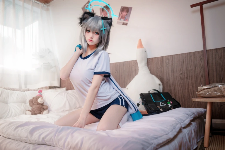 九柒喵《体操服白子》主题写真：17张全套美图