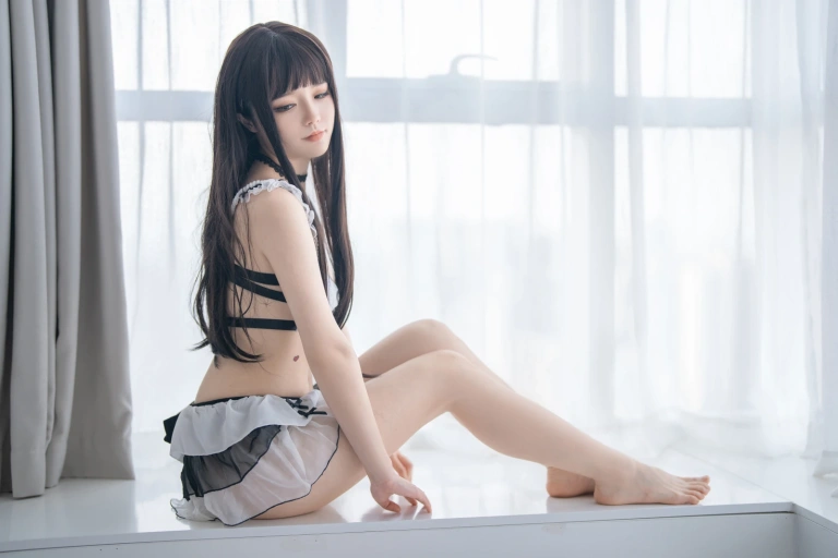 桃良阿宅《午睡》主题写真：20张全套美图