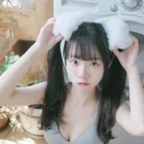 可可小白兔《首發 居家可攜帶小蘿莉🐰》主题写真：22张全套美图