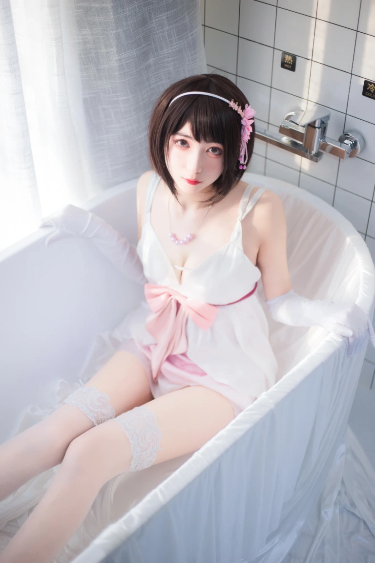 宮本桜《加藤惠浴室》主题写真：25张全套美图