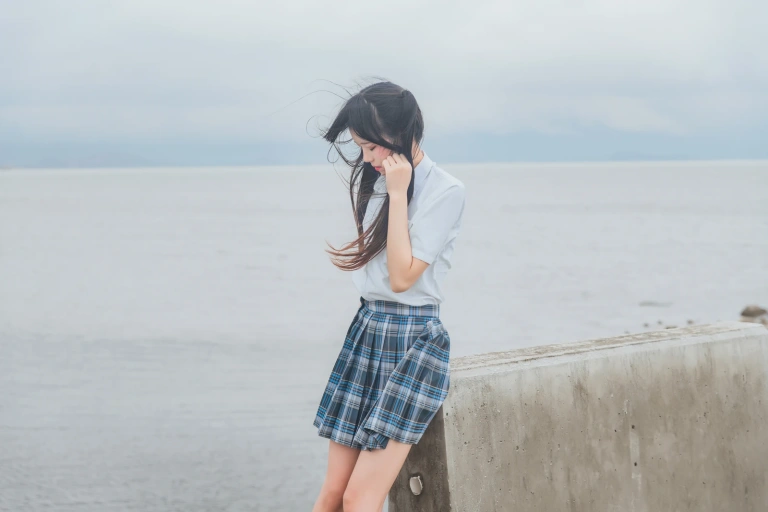 桜桃喵《耳畔的风》主题写真：27张全套美图