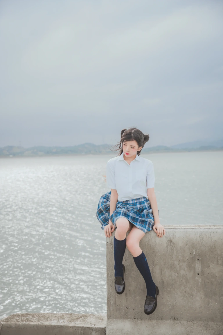 桜桃喵《耳畔的风》主题写真：27张全套美图