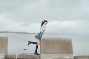 桜桃喵《耳畔的风》主题写真：27张全套美图