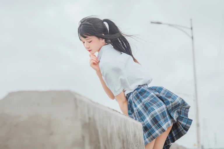 桜桃喵《耳畔的风》主题写真：27张全套美图