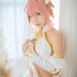 是一只熊仔《公主连结 草野优衣》主题写真：30张全套美图