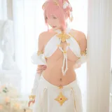 是一只熊仔《公主连结 草野优衣》主题写真：30张全套美图