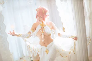 是一只熊仔《公主连结 草野优衣》主题写真：30张全套美图