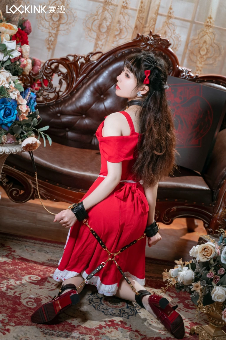 虎森森《炽囚》主题写真：30张全套美图