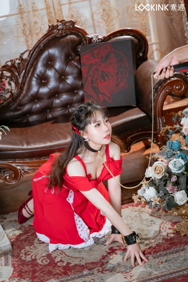 虎森森《炽囚》主题写真：30张全套美图