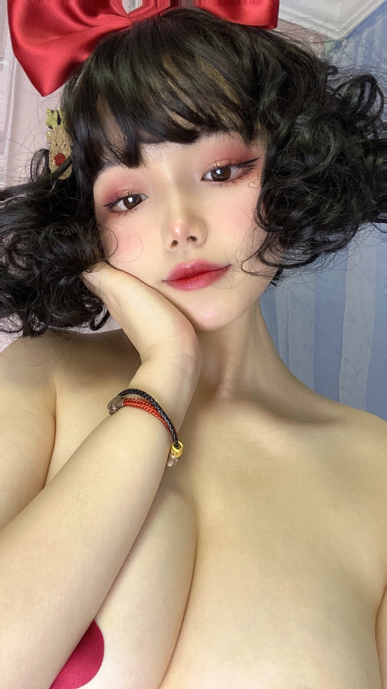 七月喵子《迟到的圣诞节》主题写真：34张全套美图