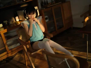 幼水铃衣《你的电子女友》主题写真：35张全套美图