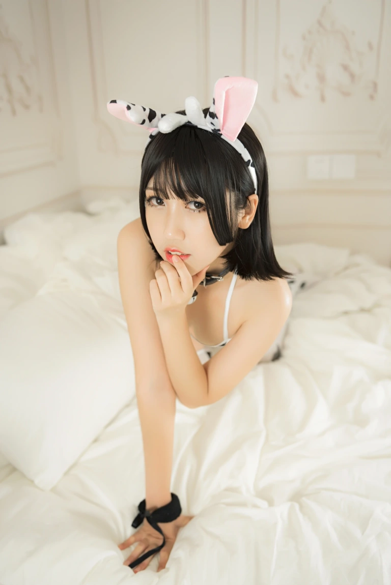 不呆猫&抖娘《牛奶》主题写真：35张全套美图