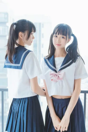 木棉棉《她（制服×制服）（&桜桃喵）》主题写真：37张全套美图
