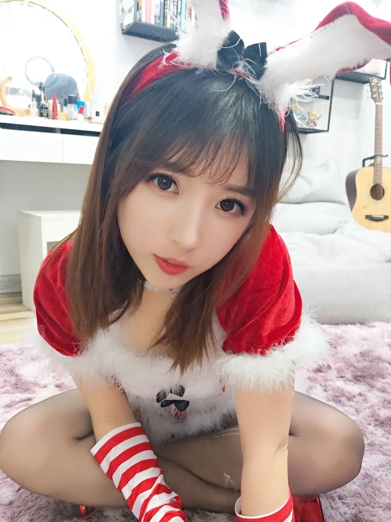 小女巫露娜《圣诞兔子》主题写真：37张全套美图