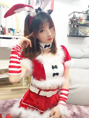 小女巫露娜《圣诞兔子》主题写真：37张全套美图