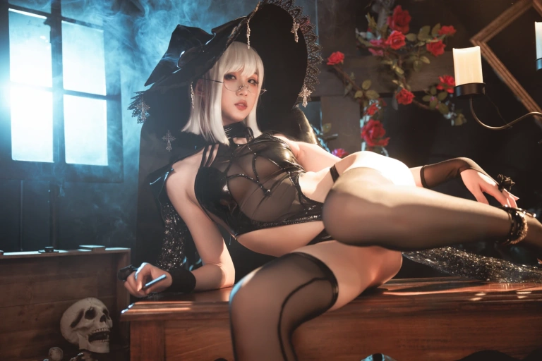 瓦斯塔亚小龙虾《魔女》主题写真：41张全套美图