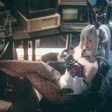 前野太太《碧蓝航线 奇尔沙治兔女郎》主题写真：43张全套美图，含2个视频