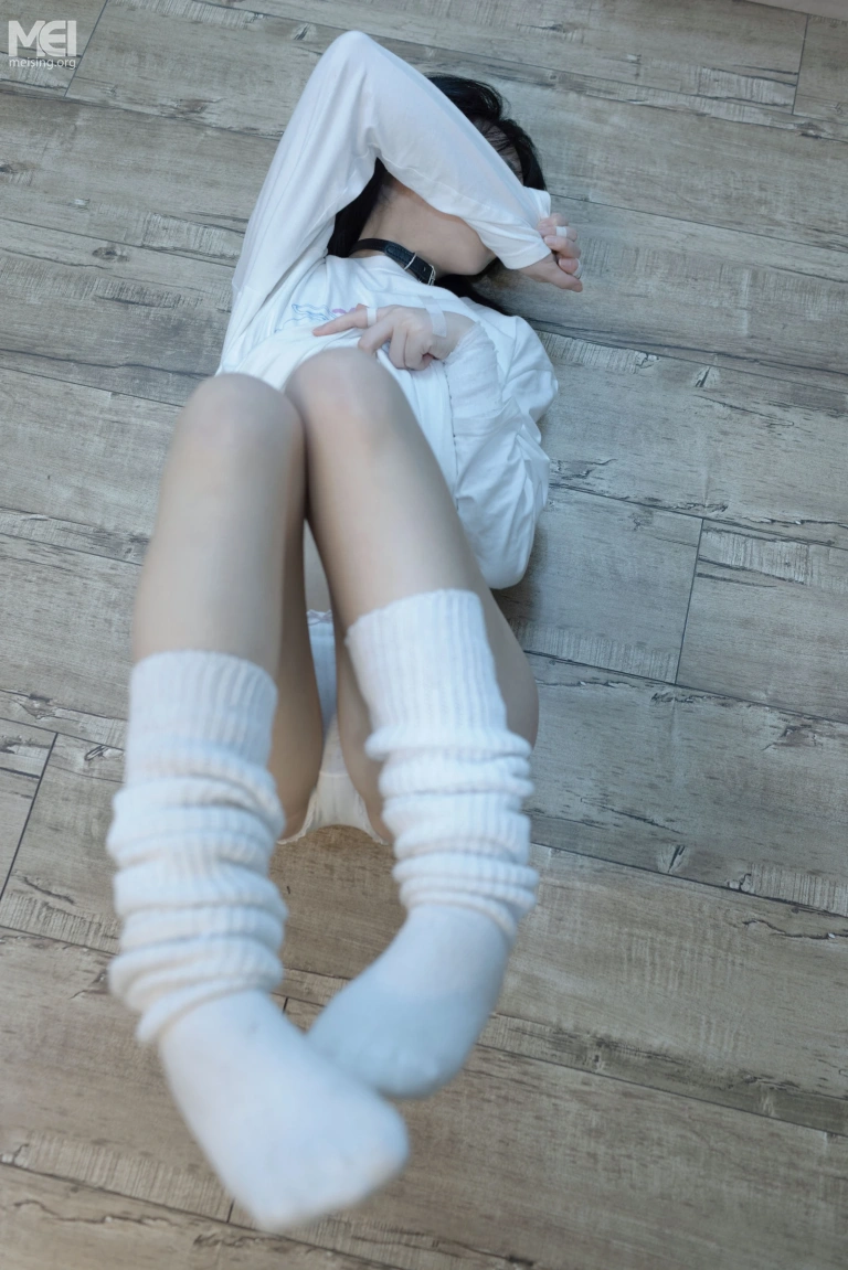 千澄《少女秩序 千澄 人気アイドル千澄最新作・ルーズソックス少女》主题写真：43张全套美图