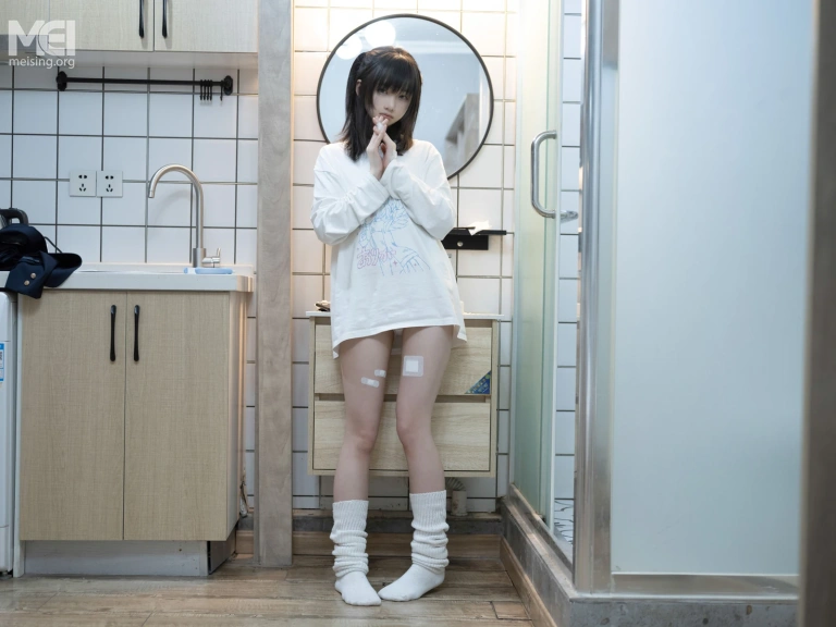 千澄《少女秩序 千澄 人気アイドル千澄最新作・ルーズソックス少女》主题写真：43张全套美图