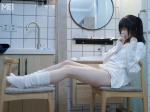 千澄《少女秩序 千澄 人気アイドル千澄最新作・ルーズソックス少女》主题写真：43张全套美图