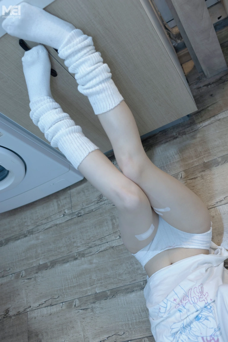 千澄《少女秩序 千澄 人気アイドル千澄最新作・ルーズソックス少女》主题写真：43张全套美图