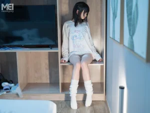 千澄《少女秩序 千澄 人気アイドル千澄最新作・ルーズソックス少女》主题写真：43张全套美图