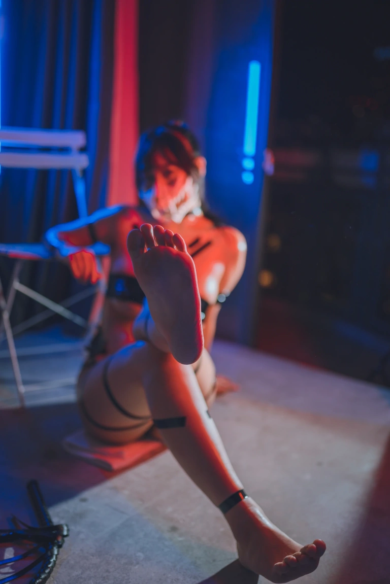 浅安安《黑胶带》主题写真：44张全套美图