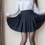 香草喵露露《黑丝萌妹》主题写真：44张全套美图