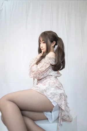 神沢永莉《缠玛瑙灰+象牙白》主题写真：45张全套美图