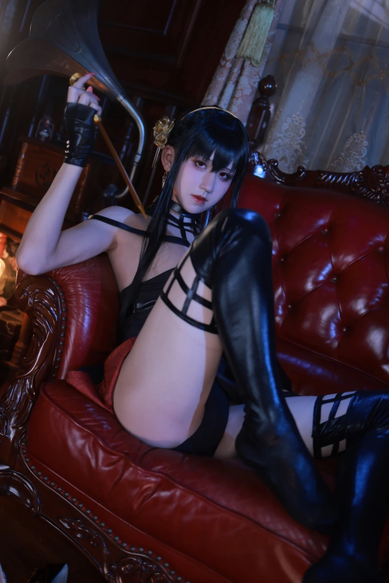 桜满三时《约尔礼服》主题写真：45张全套美图