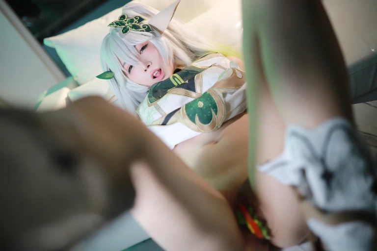 上杉绘黎落《原神 纳西妲》主题写真：46张全套美图