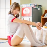 小仓千代《红色体操服》主题写真：48张全套美图