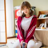 小仓千代《红色体操服》主题写真：48张全套美图