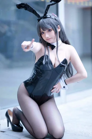 是三不是世《麻衣学姐》主题写真：60张全套美图，含1个视频
