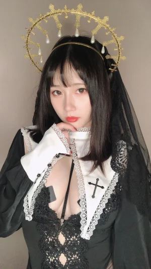 一只废喵《Fantia 2022年09月会员合集》主题写真：35张全套美图