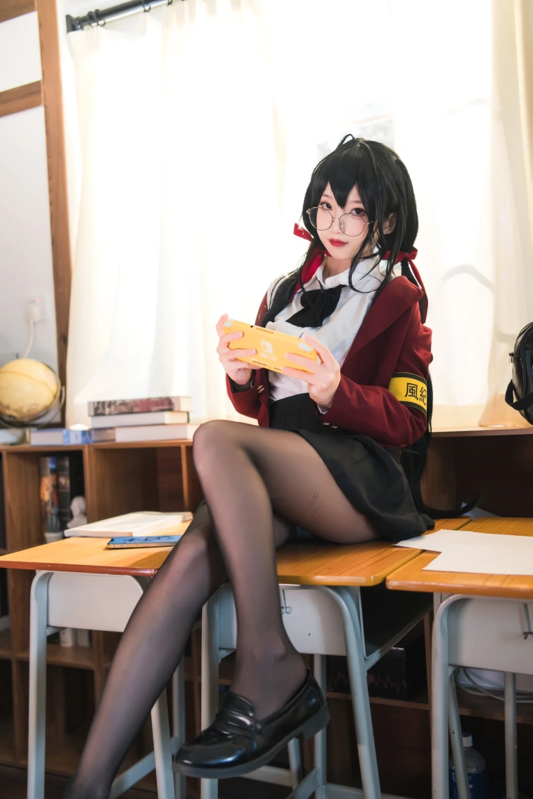 狐玖玖《碧蓝航线 大凤JK》主题写真：20张全套美图