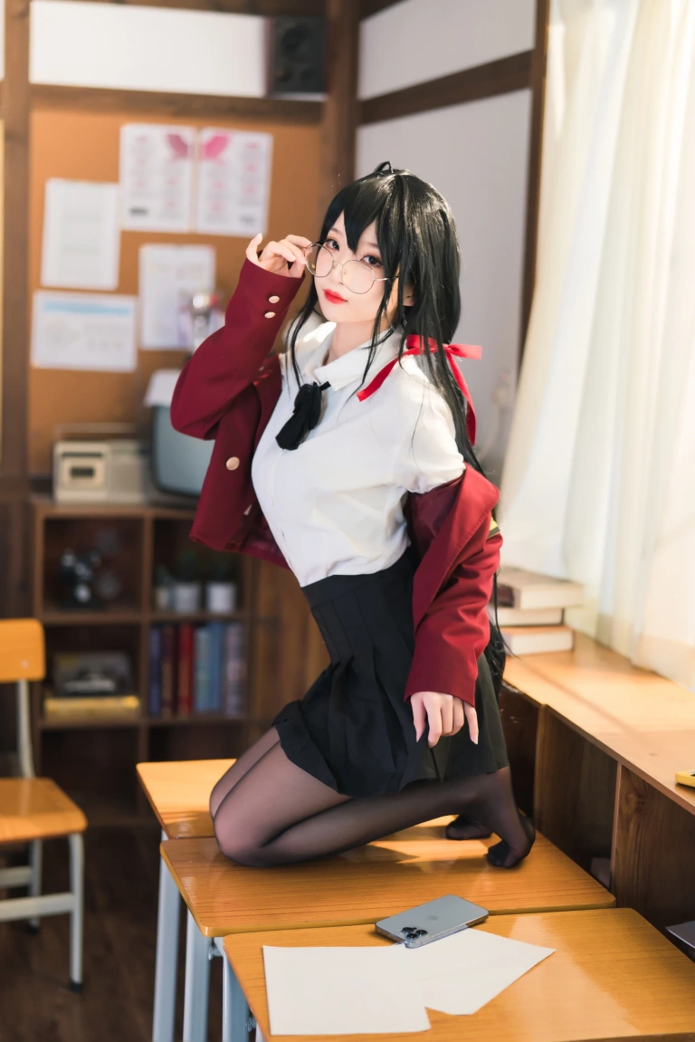 狐玖玖《碧蓝航线 大凤JK》主题写真：20张全套美图