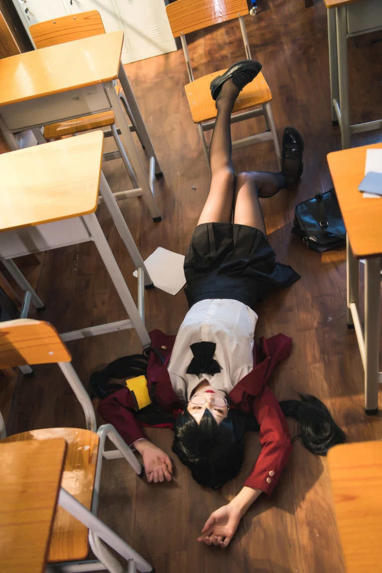 狐玖玖《碧蓝航线 大凤JK》主题写真：20张全套美图