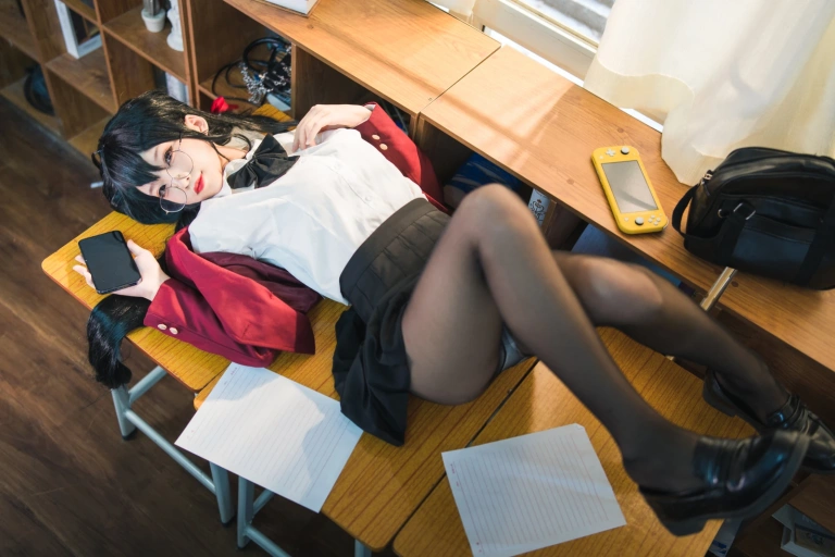 狐玖玖《碧蓝航线 大凤JK》主题写真：20张全套美图