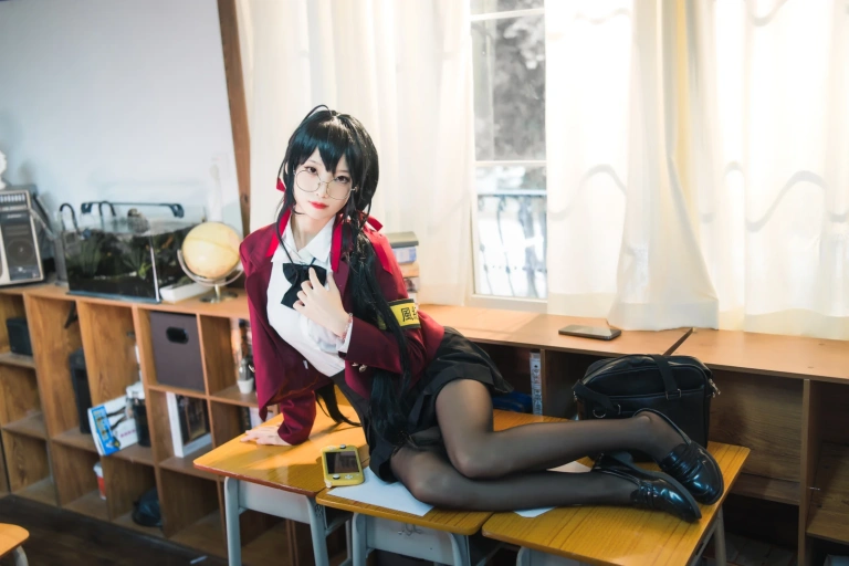 狐玖玖《碧蓝航线 大凤JK》主题写真：20张全套美图